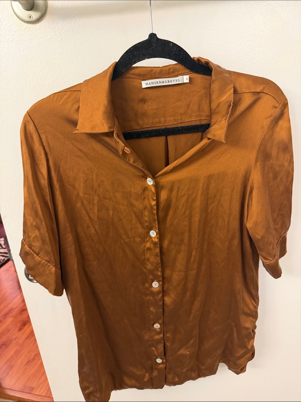 Hansen & Gretal Satin Button-Down Top in Rust Brown